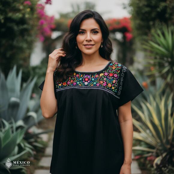 Mexican Embroidered Blouse – Handmade Otomi Floral & Animals Design - Picture 3 of 5